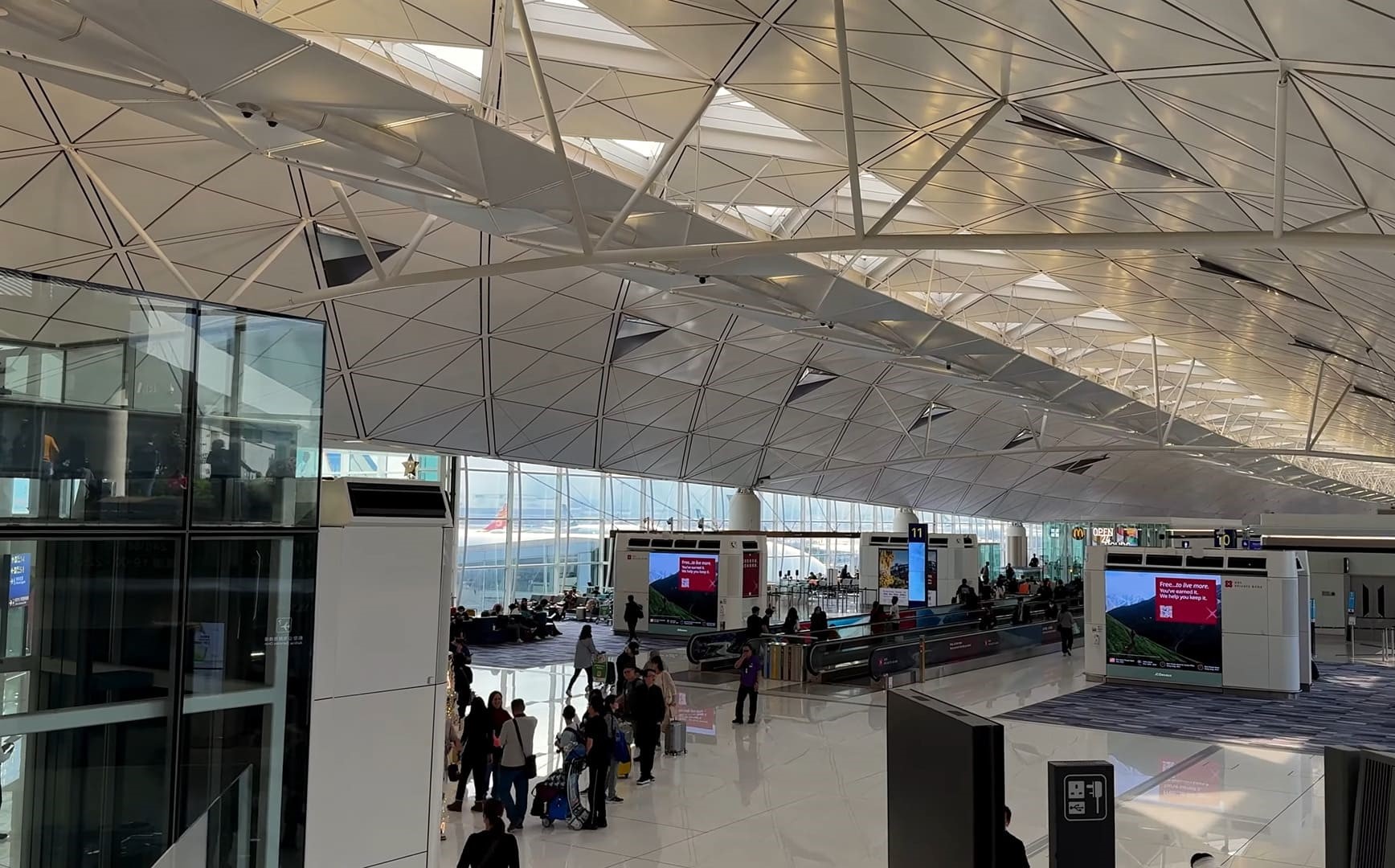 top-15-cau-hoi-thuong-gap-khi-qua-canh-tai-san-bay-hong-kong